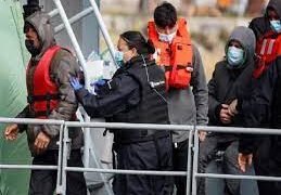 अवैध प्रवासियों को रवांडा डिपोर्ट कर रही UK सरकार, बदले में देगी 100 करोड़