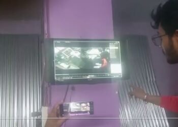 मंदसौर जिले के दलोदा में बंदूक की नोक पर दो लाख लूटे बाइक सवार दो युवकों ने दुकान में घुसकर तमंचे की नोक पर घटना को अंजाम दिया