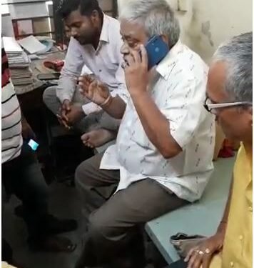 उन्नाव के गंगाघाट कोतवाली क्षेत्र के अंतर्गत गोपीनाथपुरम मोहल्ले के लोगों ने किया पावर हाउस का घेराव