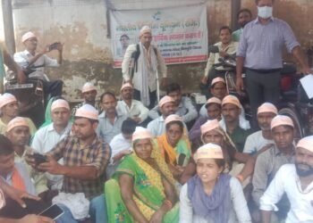 जिलाधिकारी कार्यालय पर दिव्यांग पार्किंग का स्थान सुनिश्चित कराने हेतु दिव्यांगों ने जिला अधिकारी को सौंपा ज्ञापन