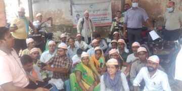 जिलाधिकारी कार्यालय पर दिव्यांग पार्किंग का स्थान सुनिश्चित कराने हेतु दिव्यांगों ने जिला अधिकारी को सौंपा ज्ञापन