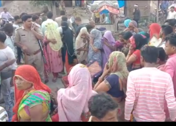 आगरा के धनौली के नाले में गिरकर मासूम की मौत, लोगों ने लगाया जाम