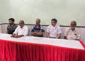 पूर्व मंत्री राजा अरिदमन सिंह को सिविल सोसाइटी ऑफ आगरा ने , सिविल एंक्लेव पर तथ्य पत्र सौंपा