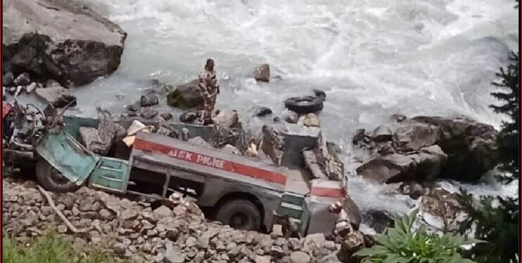 अमरनाथ यात्रा की ड्यूटी से लौट रहे थे ITBP जवान, बस के उड़ गए परखच्चे,6 जवानों की मौत