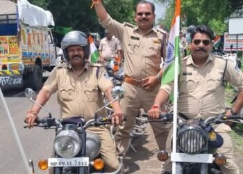 एसपी अनुराग सुजानिया के नेतृत्व में वाहन तिरंगा यात्रा मंदसौर से प्रारंभ होकर सीतामऊ में राष्ट्रगान के साथ समापन हुआ
