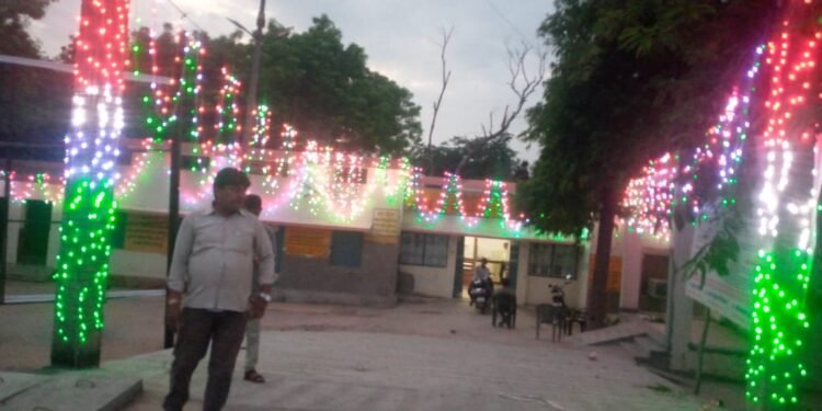 खंड विकास अधिकारी अनिरुद्ध सिंह चौहान ने ब्लॉक को सजाया