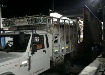 रात्रि में ट्रक से मैक्स में लोड हो रहे चावल के बारे में पूछने पर ठेकेदार ने खोया आपा, मीडिया कर्मी से गाली गलौज और अभद्रता