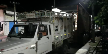 रात्रि में ट्रक से मैक्स में लोड हो रहे चावल के बारे में पूछने पर ठेकेदार ने खोया आपा, मीडिया कर्मी से गाली गलौज और अभद्रता