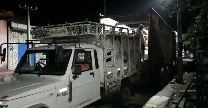रात्रि में ट्रक से मैक्स में लोड हो रहे चावल के बारे में पूछने पर ठेकेदार ने खोया आपा, मीडिया कर्मी से गाली गलौज और अभद्रता