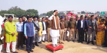 मा0 उप मुख्यमंत्री जी ने स्थानीय जनप्रतिनिधियों की उपस्थिति में अधिकारियों के साथ की समीक्षा बैठक