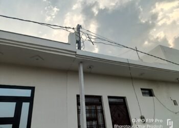 आगरा : विद्युत विभाग के जेई व लाइनमैन की मुख्यमंत्री पोर्टल पर और पत्र द्वारा शिकायत