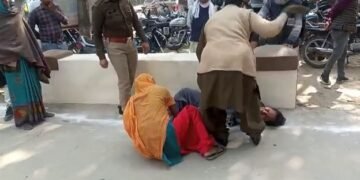 लखीमपुर खीरी में दुष्कर्म पीड़िता ने थाने गेट पर खाया जहर …