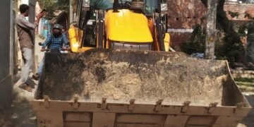 सरकारी जमीन पर दबंगो  का इस तरह कब्ज़ा की सरकार की योजनाओं को भी असफल कर दिया