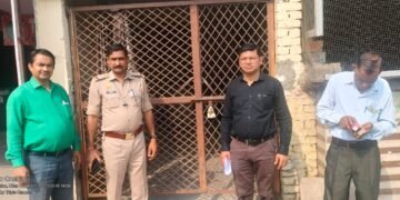 एत्मादपुर के बेनामी होटल पर छापा,दो युवक और दो युवतियां कर रहे थे अय्याशी