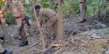 अवैध शराब निष्कर्षण परिवहन व बिक्री के विरुद्ध दबिश देकर तीन ब्यक्तियों को हिरासत लिया …