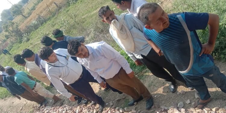 रेलवे लाइन पर पड़ा मिला युवक का शव,जांचपड़ताल हुई शुरू।।।