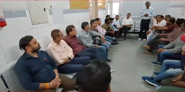 पुरानी पेंशन सहित12 सूत्रीय मांगो के समर्थन में कर्मचारी -शिक्षक संयुक्त मोर्चा धरना देगा।