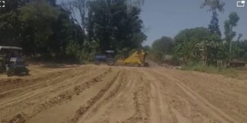 ग्राम पंचायत बरखेरवा के भिल्ला पुर मे मिट्टी के खनन का कार्य तेजी से चल रहा है …