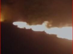 आगरा फतेहपुर सीकरी के गांव मंडी मिर्जा खा में अज्ञात कारणों से लगी भीषण आग,