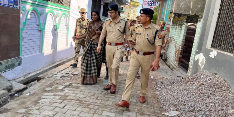 नुपुर गोयल ने  विभिन्न बूथों में मतदान का निरीक्षण किया ।