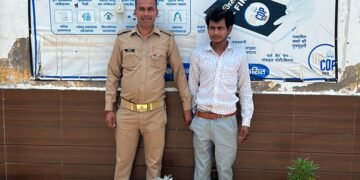एत्मादपुर पुलिस ने पकड़ा मोटर साइकिल चोर