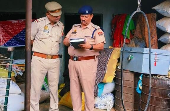 आगरा, :पुलिस ने हेलो गैंग के मामले के आरोपी गैंगस्टर की संपत्ति को मुनादी कर किया कुर्क