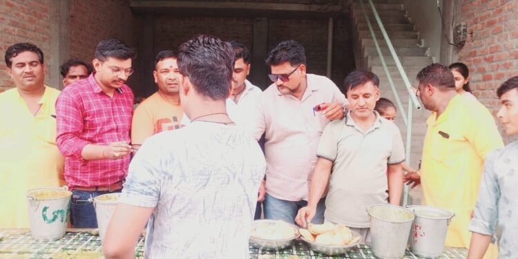 बाबा देवपुरी महाराज की अनु कृपा से विशाल भंडारे का आयोजन