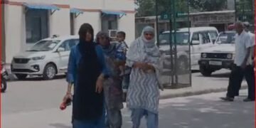 आरोपियों के खिलाफ कार्रवाई के लिए दर-दर भटकती पीड़िता