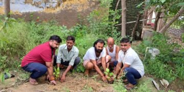 प्रतिरक्षण अधिकारी ने किया वृक्षारोपण