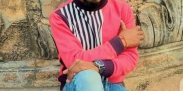 लखीमपुर गोला मार्ग नेशनल हाईवे 730 पर दो बाइको मे  हुई भयंकर टक्कर दोनों बाइक चालकों की मौक़े पर ही मृत्यु हो गयी