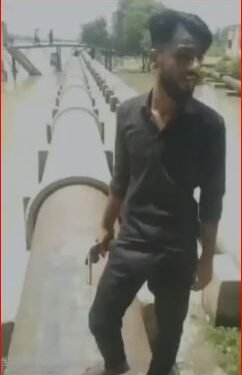 अवैध तमंचे के साथ युवक का वीडियो वायरल,