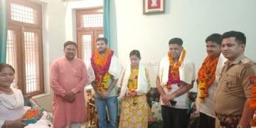 खंदौली समाजसेवी ने जज बने भाई बहन का किया स्वागत