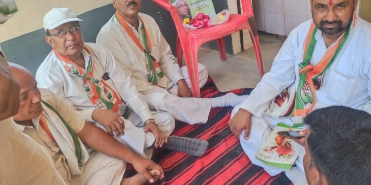 ब्लॉक एत्मादपुर के चलो गांव की ओर  दिन रविवार को चलो गांव की ओर कार्यक्रम रखा गया