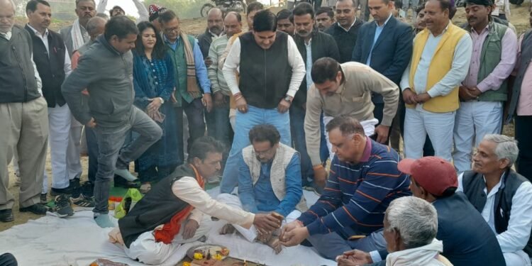 एत्मादपुर ब्लॉक वासियों को मिली बड़ी सौगात, 450 करोड़ की लागत से बनेगा स्वच्छ जलाशय, सांसद और विधायक ने भूमि पूजन कर किया शुभारंभ। …