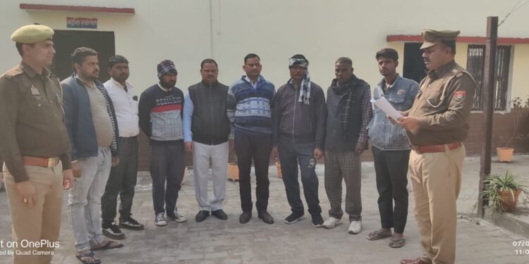 जुआ सट्टा के अपराधियो को थाना एत्मादपुर में शपथ दिलाई गई