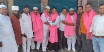 ताकिया चोराहा पर हाजी फरीद खां के नेतृत्व में ईद मिलन समारोह का आयोजन हुआ