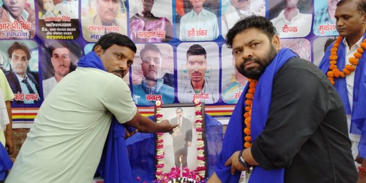 डॉ भीमराव अंबेडकर का 133वां जन्म दिवस मंगलपुर में केक काटकर मनाया गया