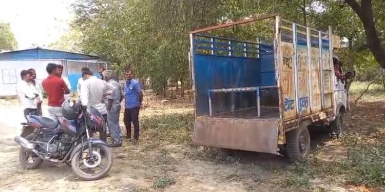 खेत पर सो रहे किसान की धारदार हथियार से वार कर हत्या,हत्यारे ने शव जमीन में किया दफन …