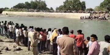 फिरोजाबाद के थाना जसराना क्षेत्र में कलश विसर्जन करने आये 3 लोग नहर में नहाते हुए डूबे।