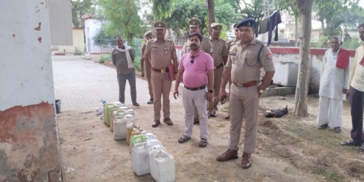न्यायालय के आदेश पर नष्ट की गयी 55 हजार रुपये की शराब15अभियोगों से सम्बंधित कुल 160 लीटर देशी/कच्ची शराब की गयी नष्ट!