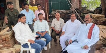 मैनपुरी पहुंचे मैथिल समाज के नेता पीड़ित से जुटाई जानकारी.