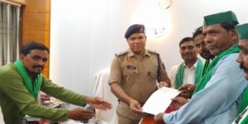 भारतीय किसान यूनियन(राकेश टिकट)के संगठन ने उपजिलाधिकारी के नाम 5 सूत्रीय मांगों का मांग पत्र करहल क्षेत्राधिकारी संतोष कुमार सिंह को प्रदर्शन कर सौंपा ज्ञापन !