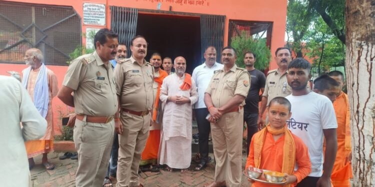 नाग पंचमी के दिन स्थान देवकली मे श्रद्धालुओं की लगी भीड़ !