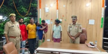 करहल पुलिस ने किया सराहनीय कार्य  5 साल के मासूम बच्चे के लिए मसीहा बने करहल थाना प्रभारी ललित भाटी !