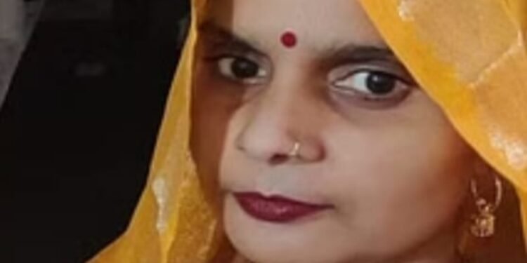 करवाचौथ पर पति ने साड़ी नहीं दिलवाई तो पत्नी ने फांसी लगाकर आत्महत्या कर ली..