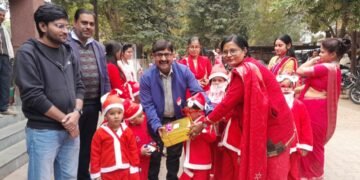 करहल तहसील परिसर में बच्चों ने बांटी खुशियां, SDM और नायब तहसीलदार ने किया प्रोत्साहित…