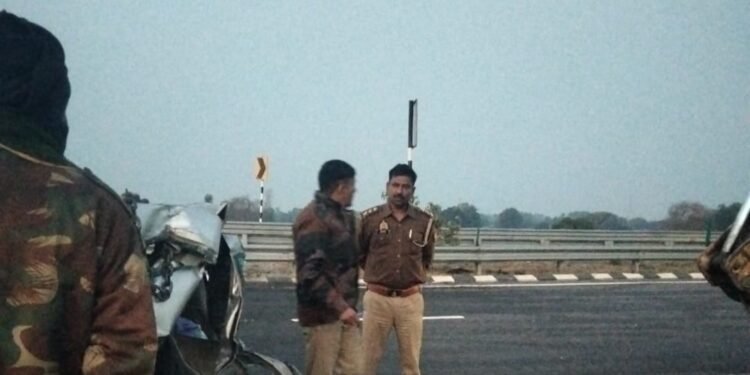 बुंदेलखंड एक्सप्रेसवे में भीषण सड़क दुर्घटना…