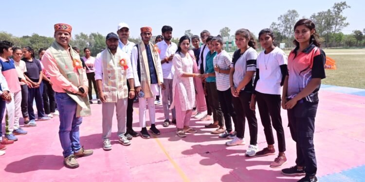 अखिल भारतीय विद्यार्थी परिषद के खेलो भारत के तहत पंडित जवाहर लाल नेहरू स्टेडियम में छात्रा कबड्डी प्रतियोगिता का आयोजन हुआ…