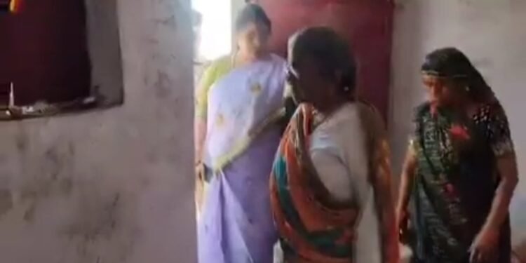 मैनपुरी राज्य महिला आयोग सदस्य रेनू गौड़ का दौरा