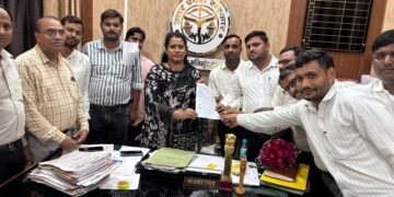 उत्तर प्रदेश लेखपाल संघ तहसील करहल अध्यक्ष  रवनीश यादव की अध्यक्षता में मुख्यमंत्री के नाम उप जिलाधिकारी करहल को सोपा गया ज्ञापन…